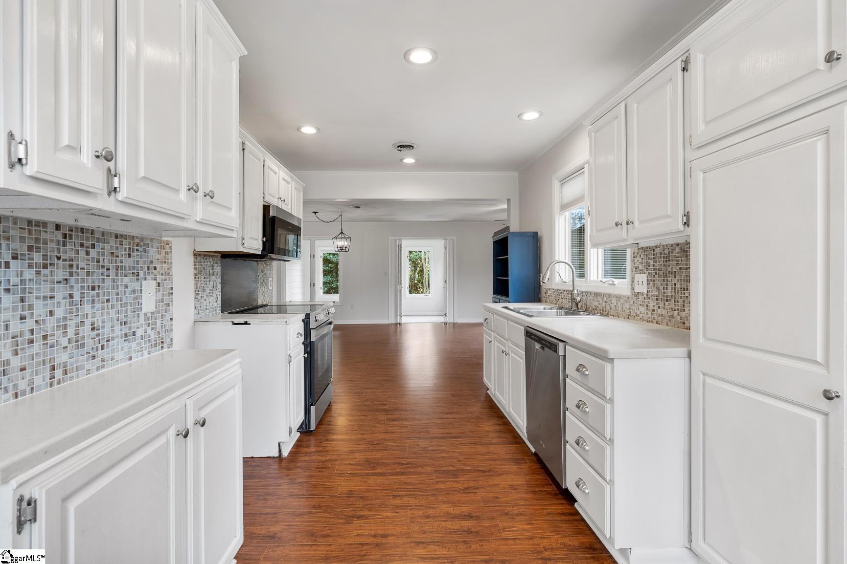332 Skylark Circle