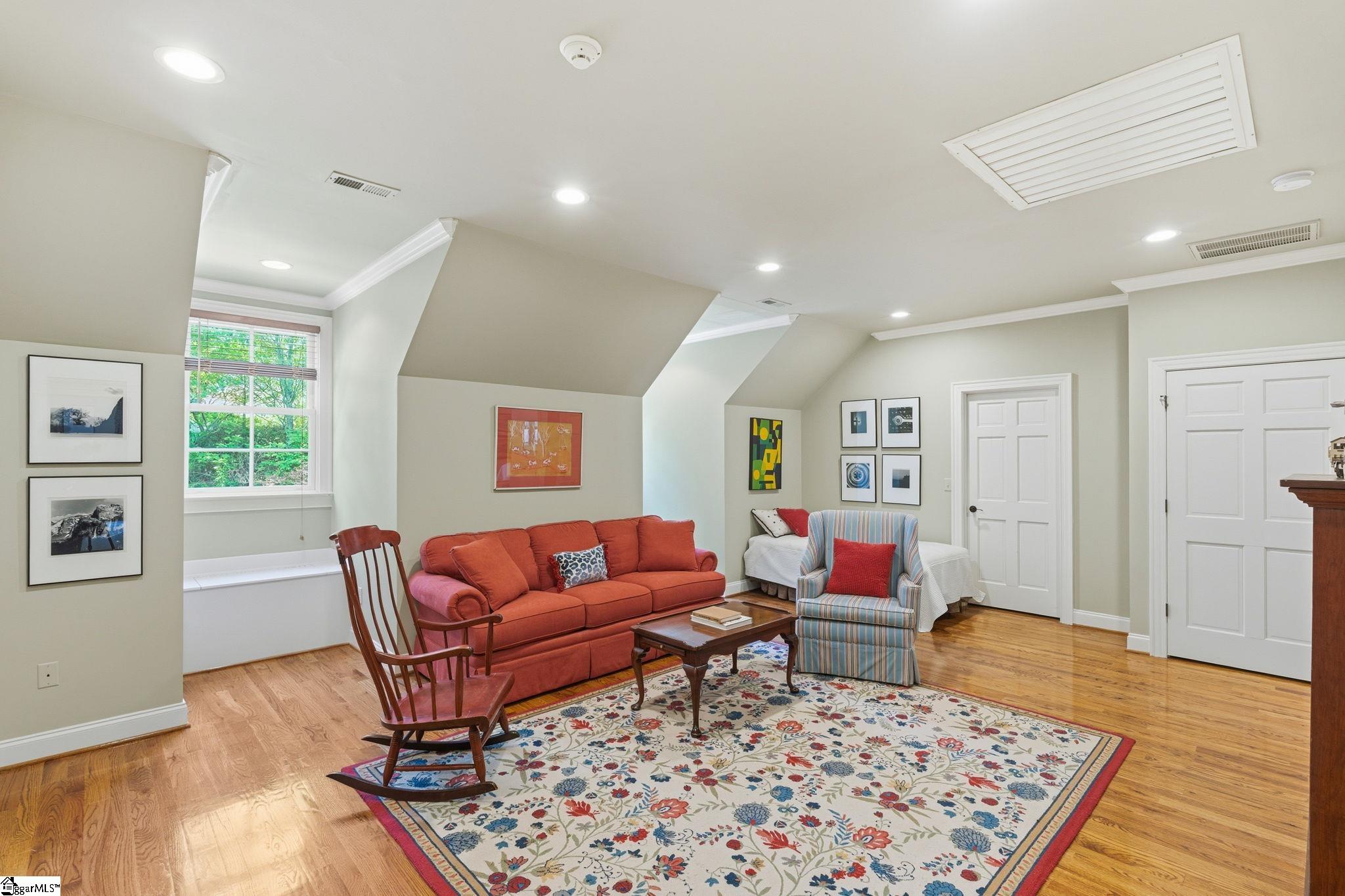 13 Country Club Drive