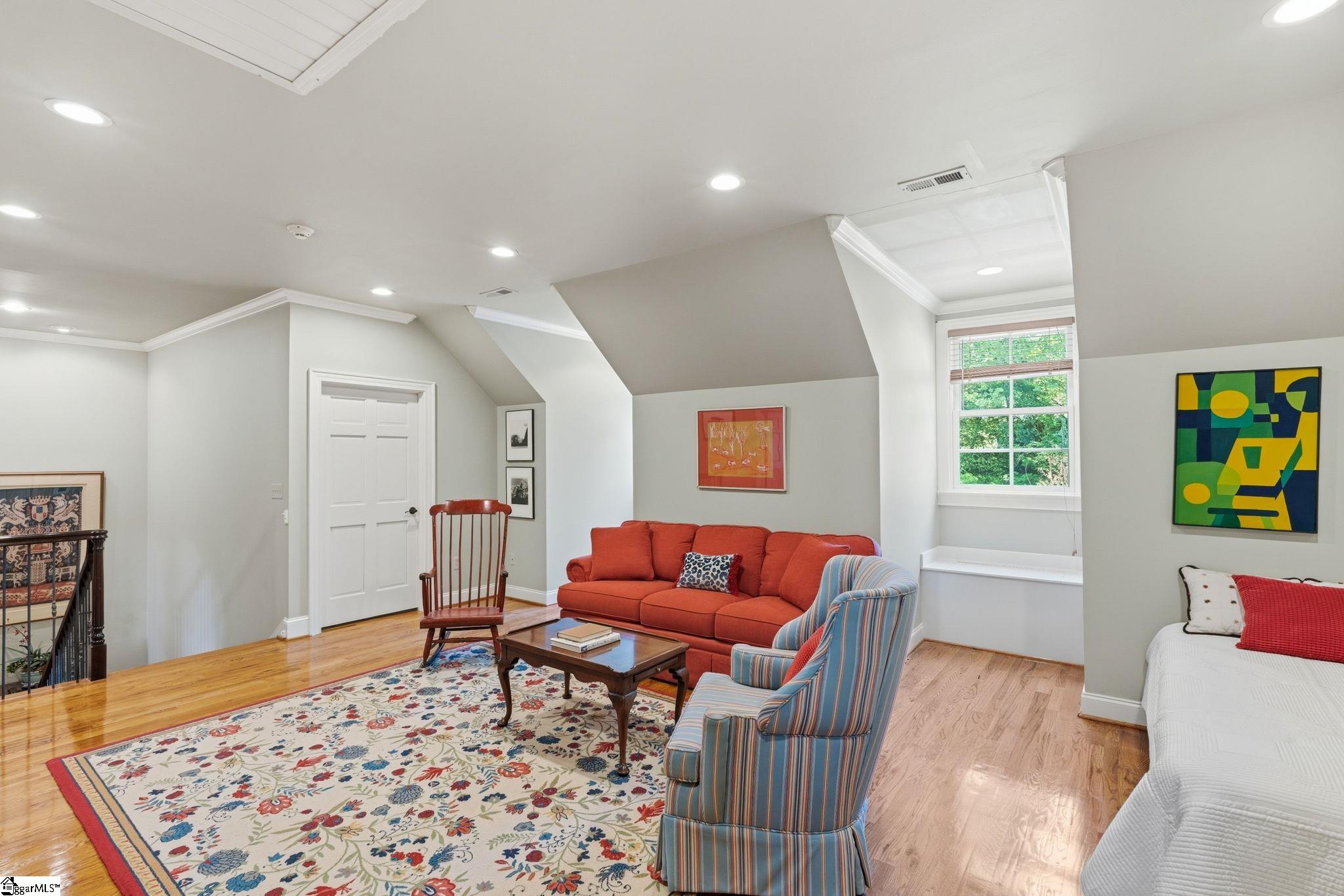 13 Country Club Drive