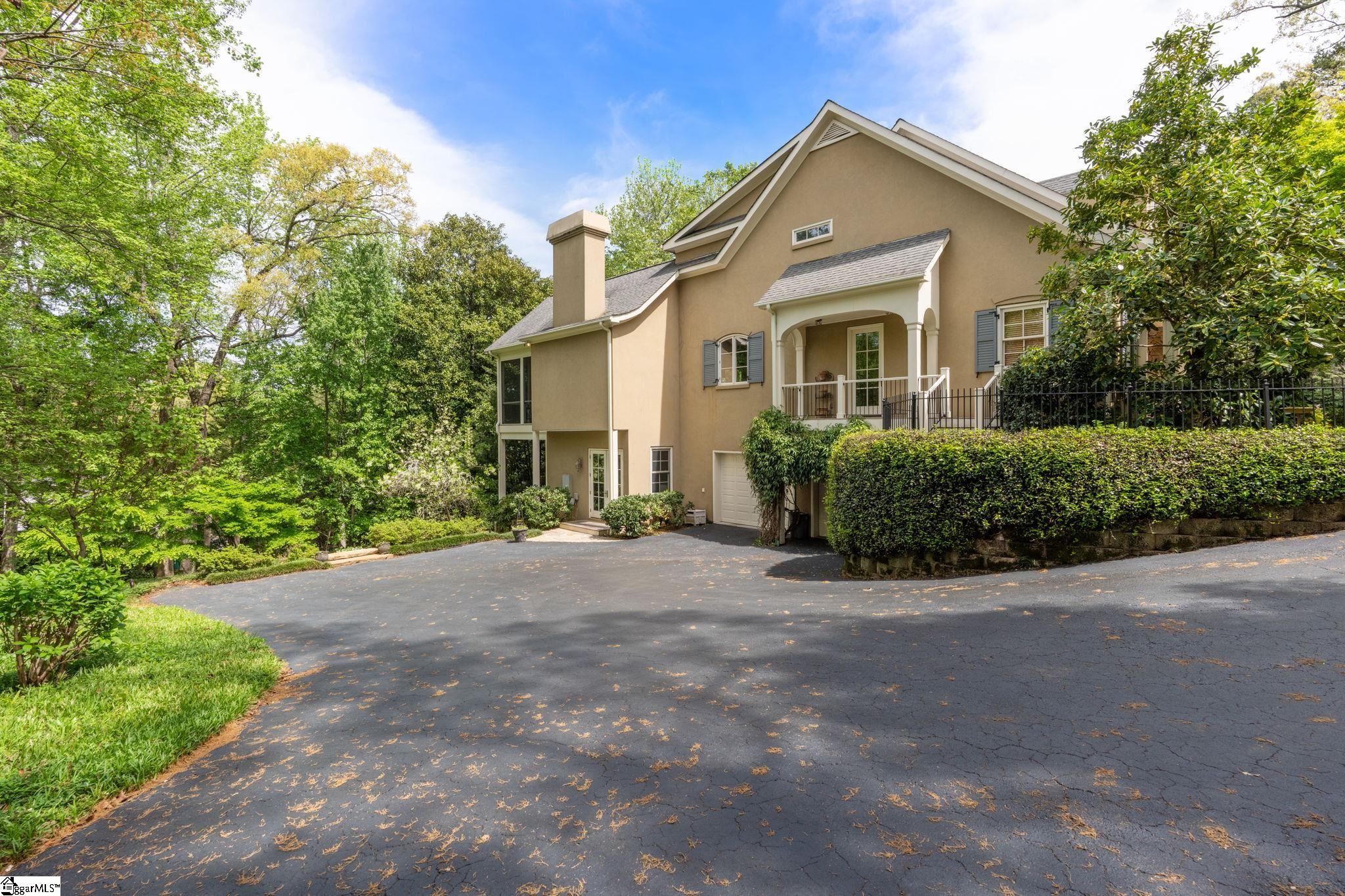 13 Country Club Drive