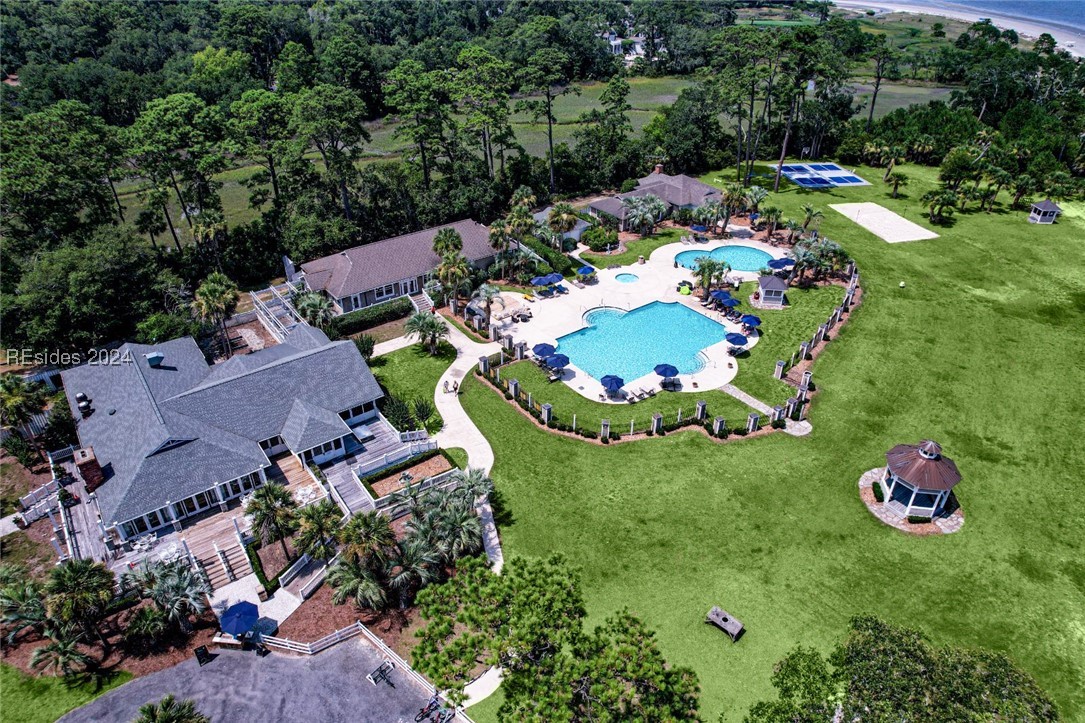 108 Avenue of Oaks