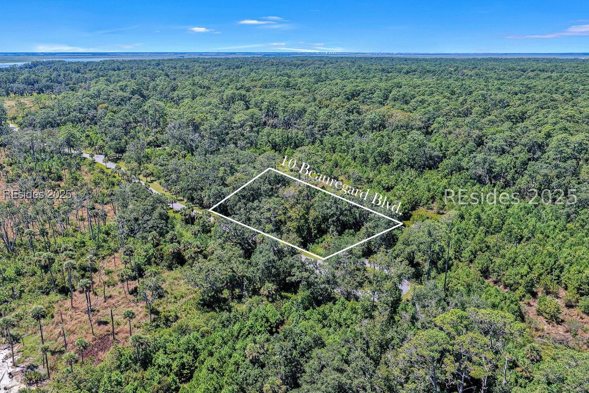 10 Beauregard Boulevard