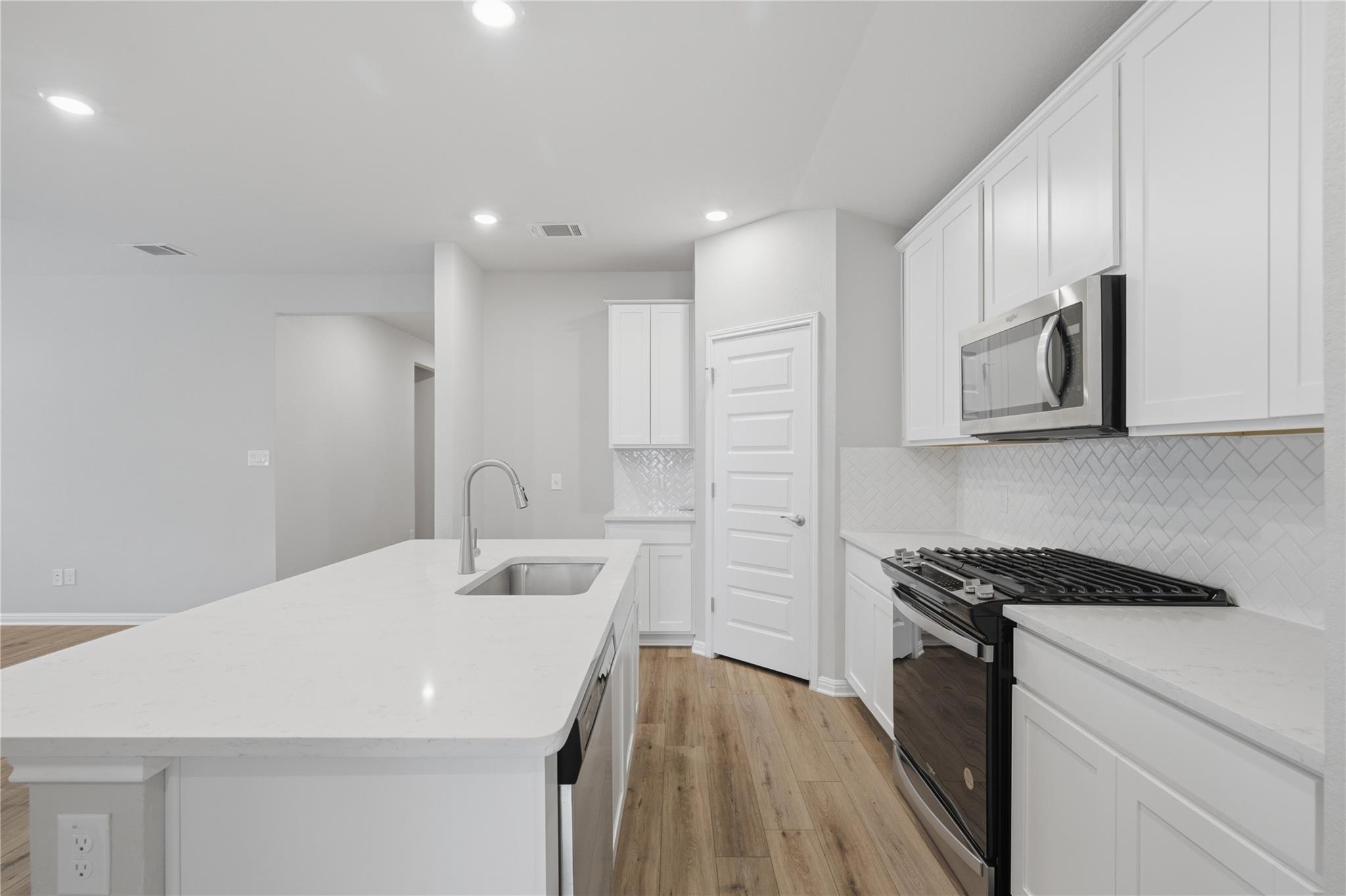 126 Fairmeadow Downs DR