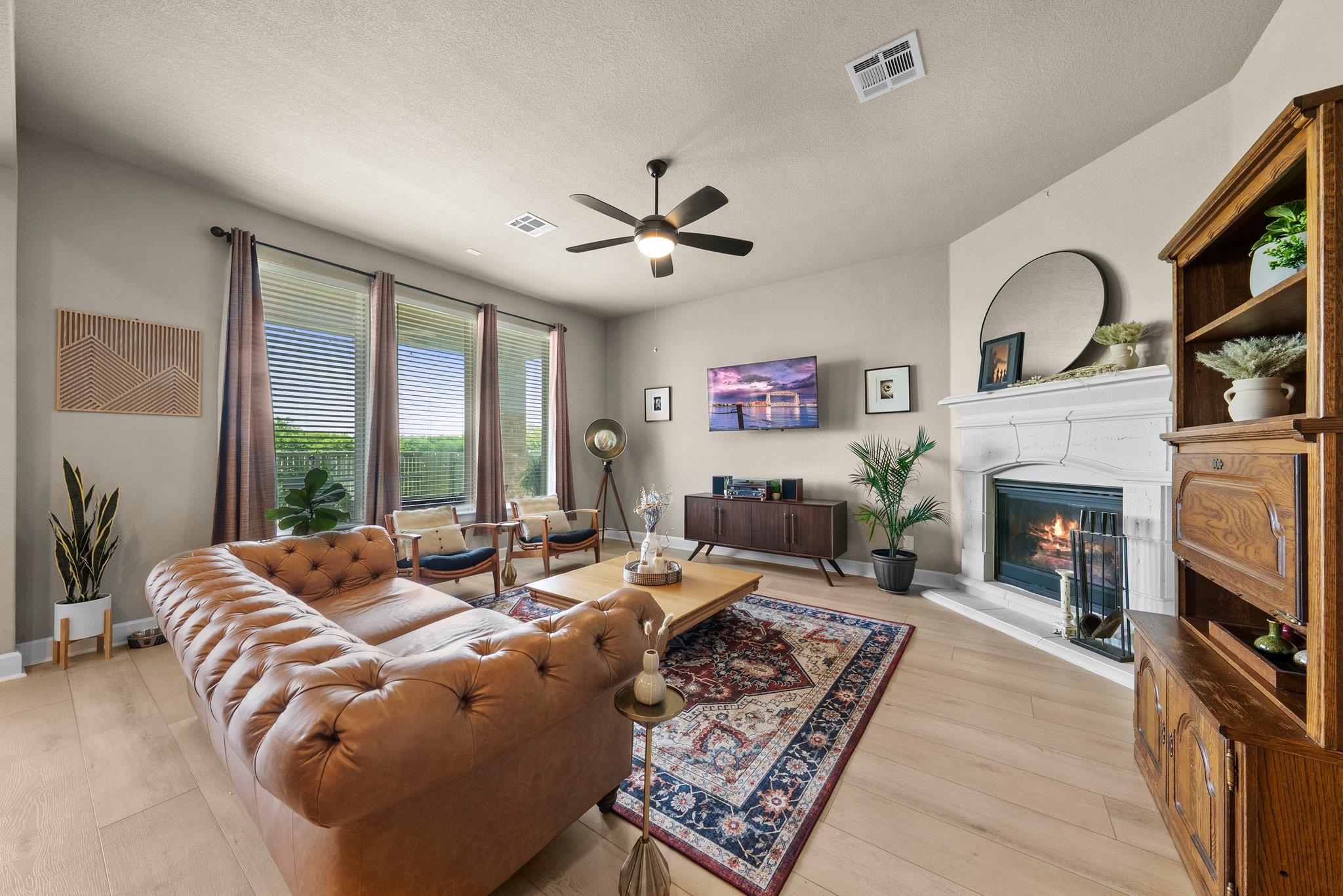 3328 Balboa WAY
