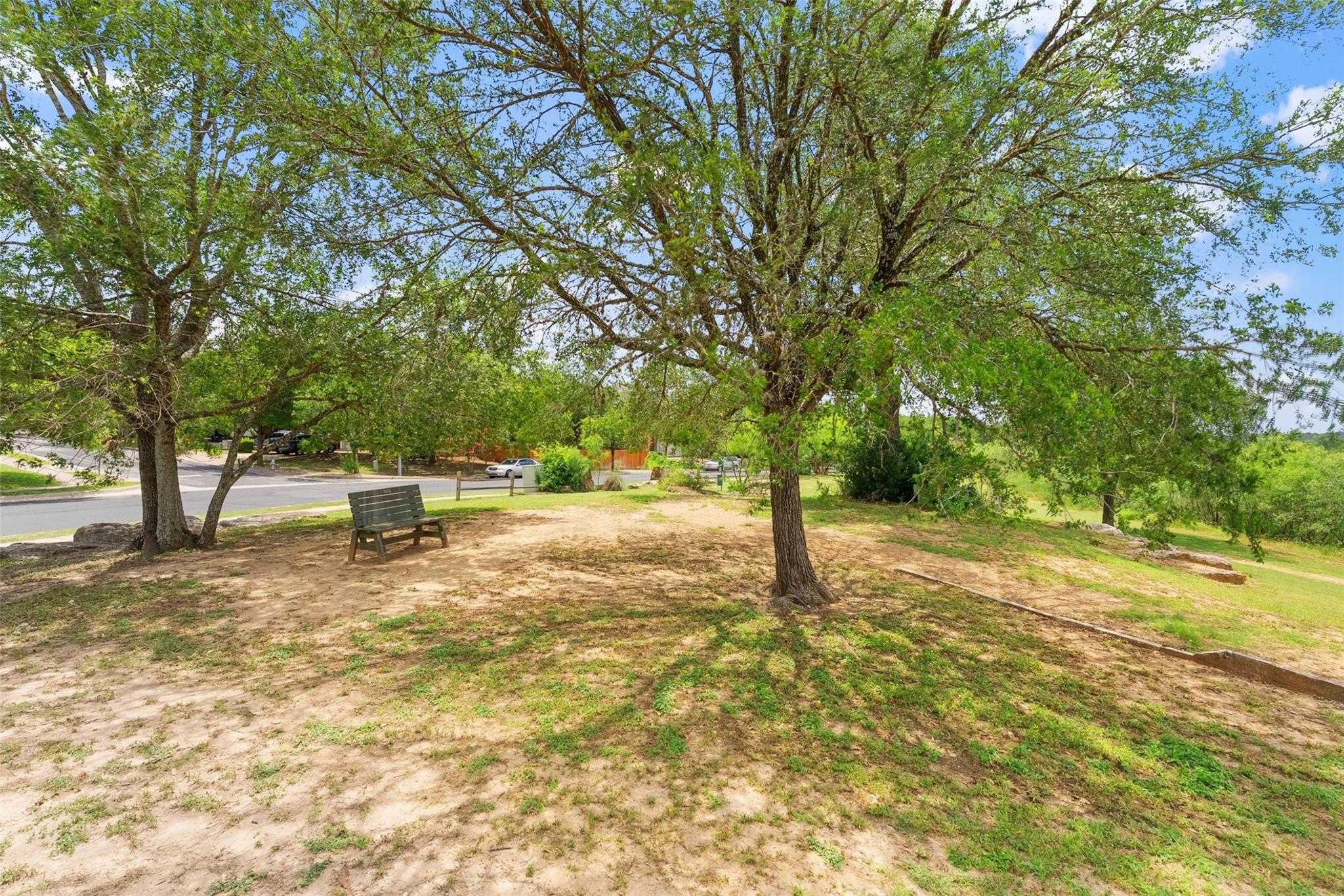 2612 Lynnbrook DR