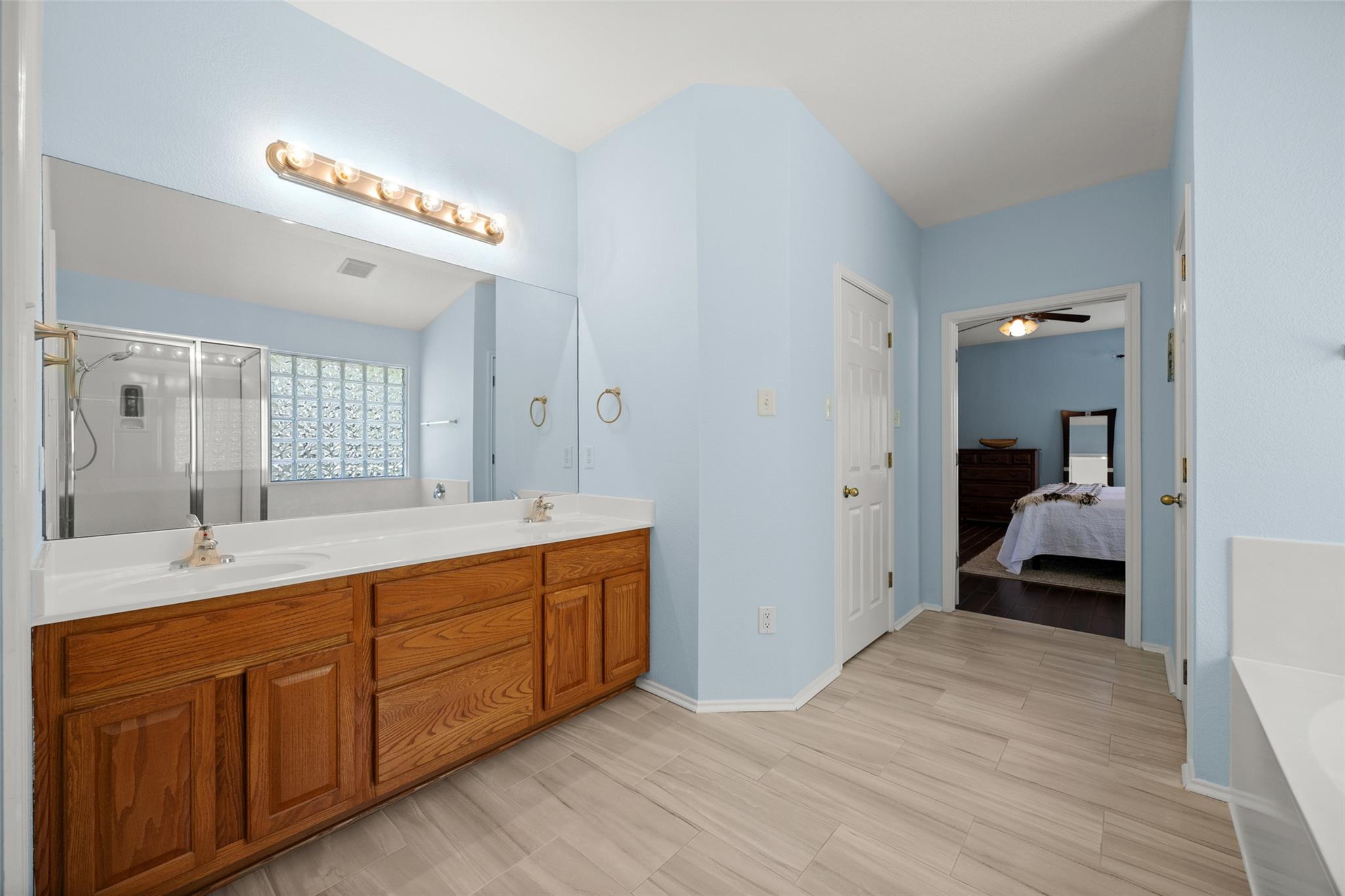 2612 Lynnbrook DR