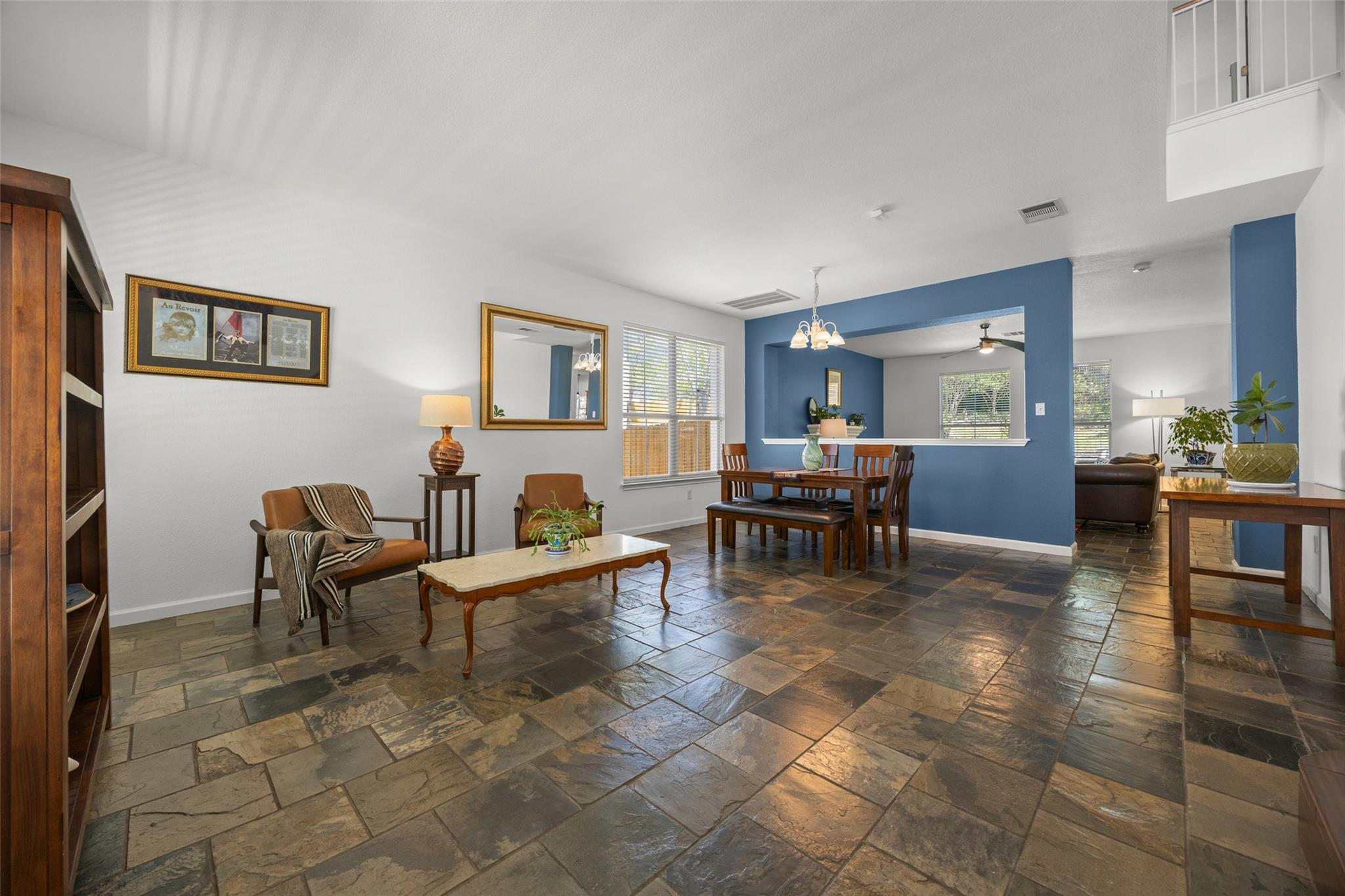 2612 Lynnbrook DR