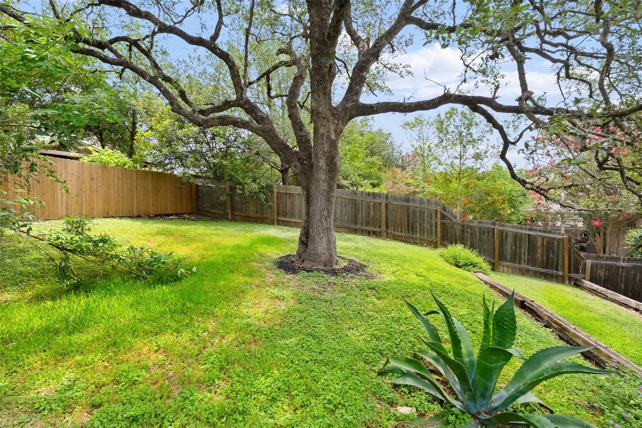 2612 Lynnbrook DR