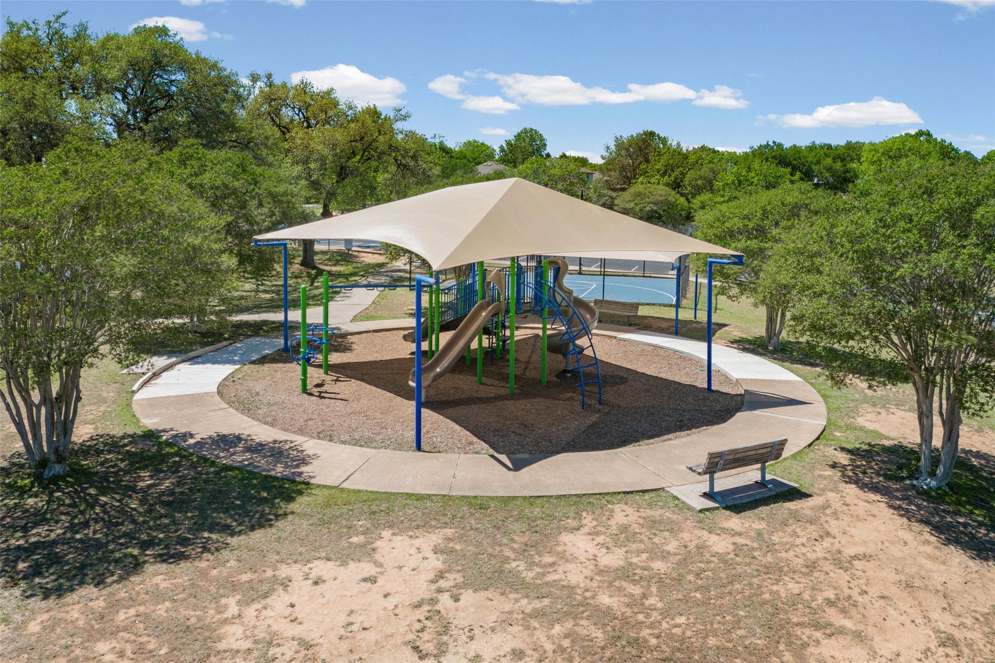 2612 Lynnbrook DR