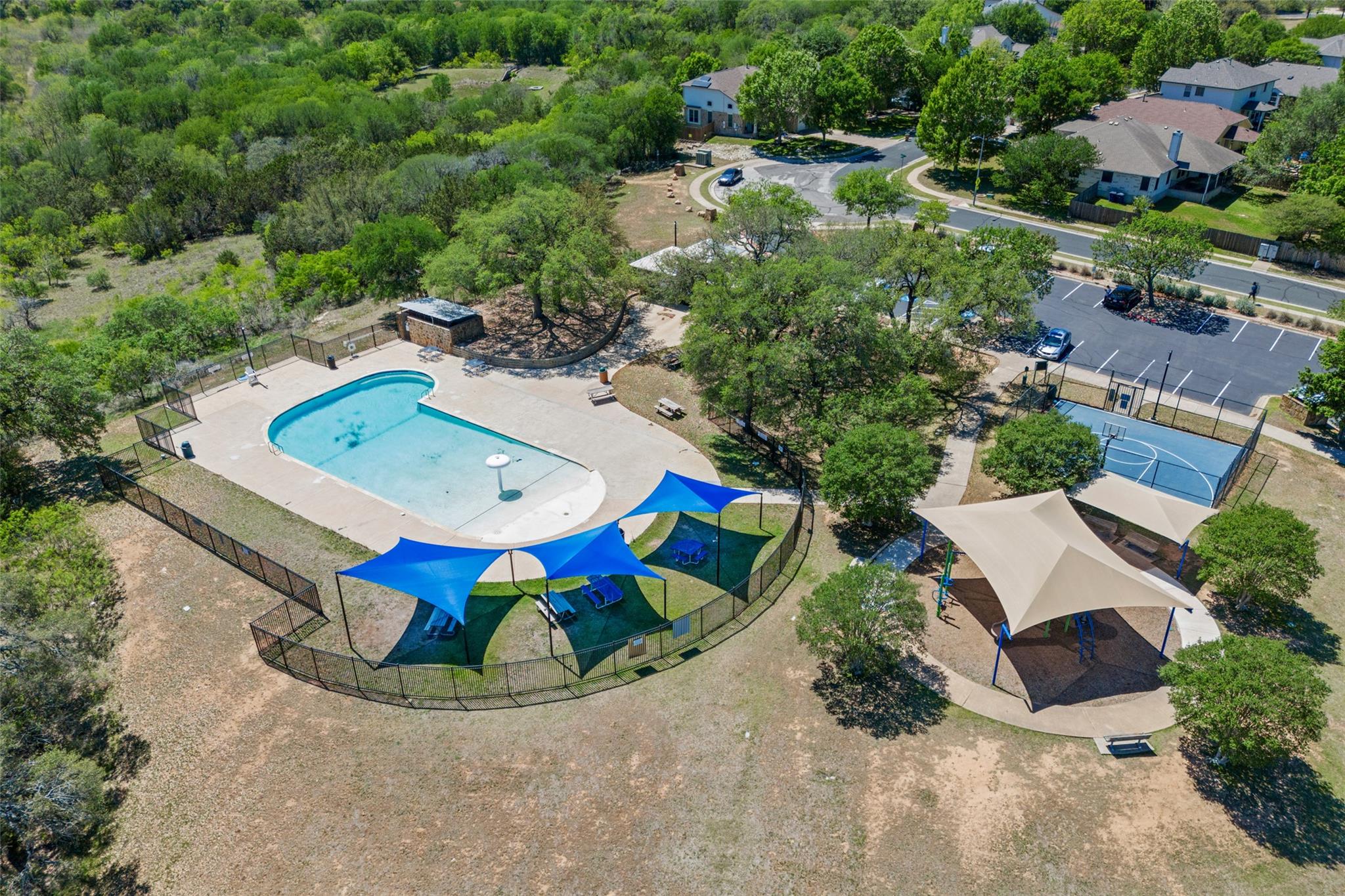 2612 Lynnbrook DR