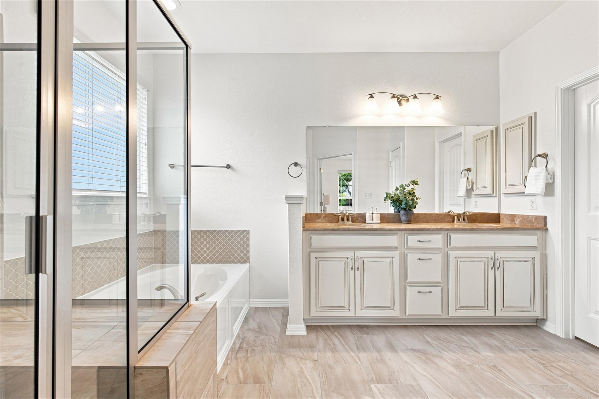 406 Summer Vista CV