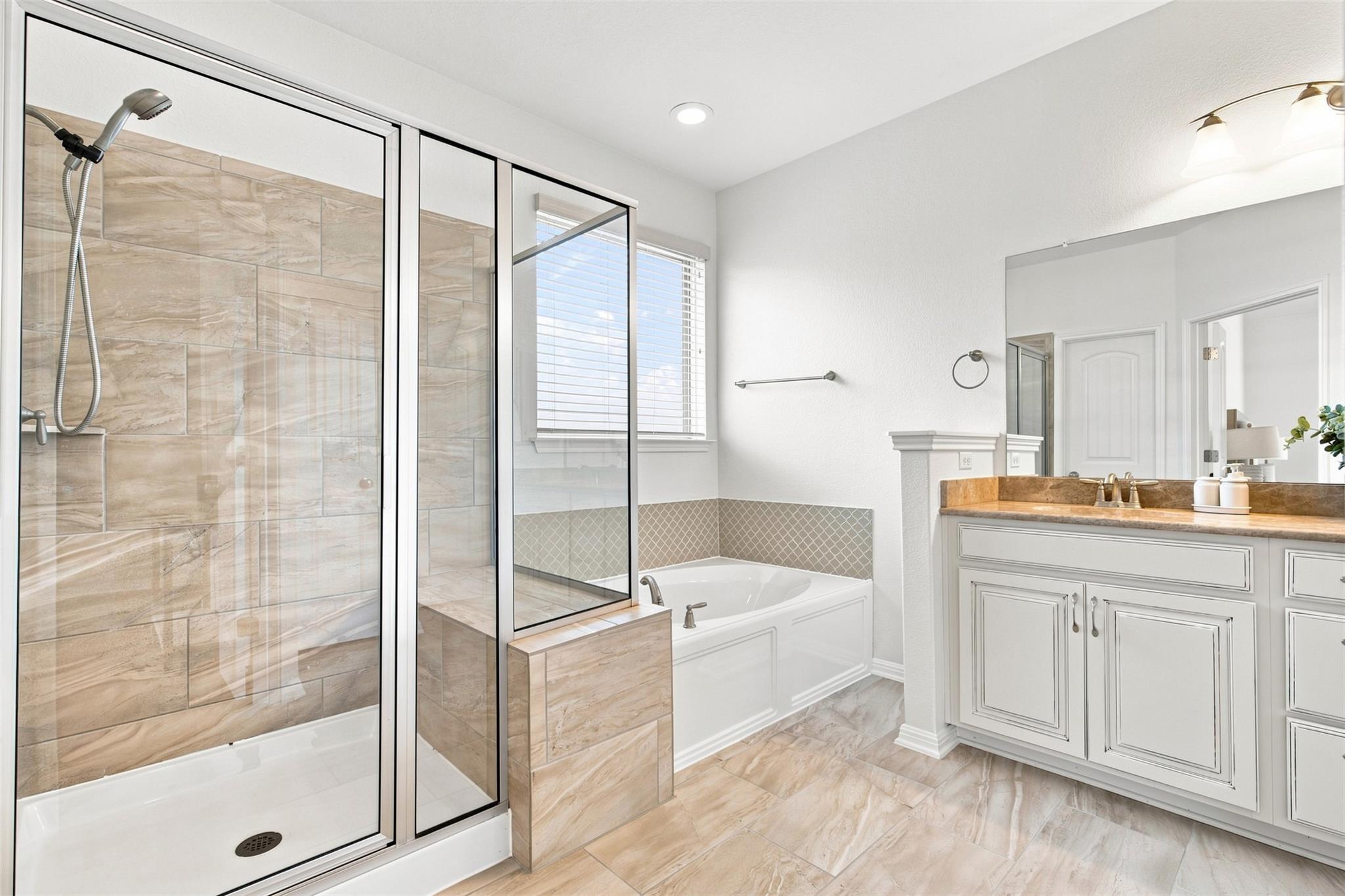 406 Summer Vista CV