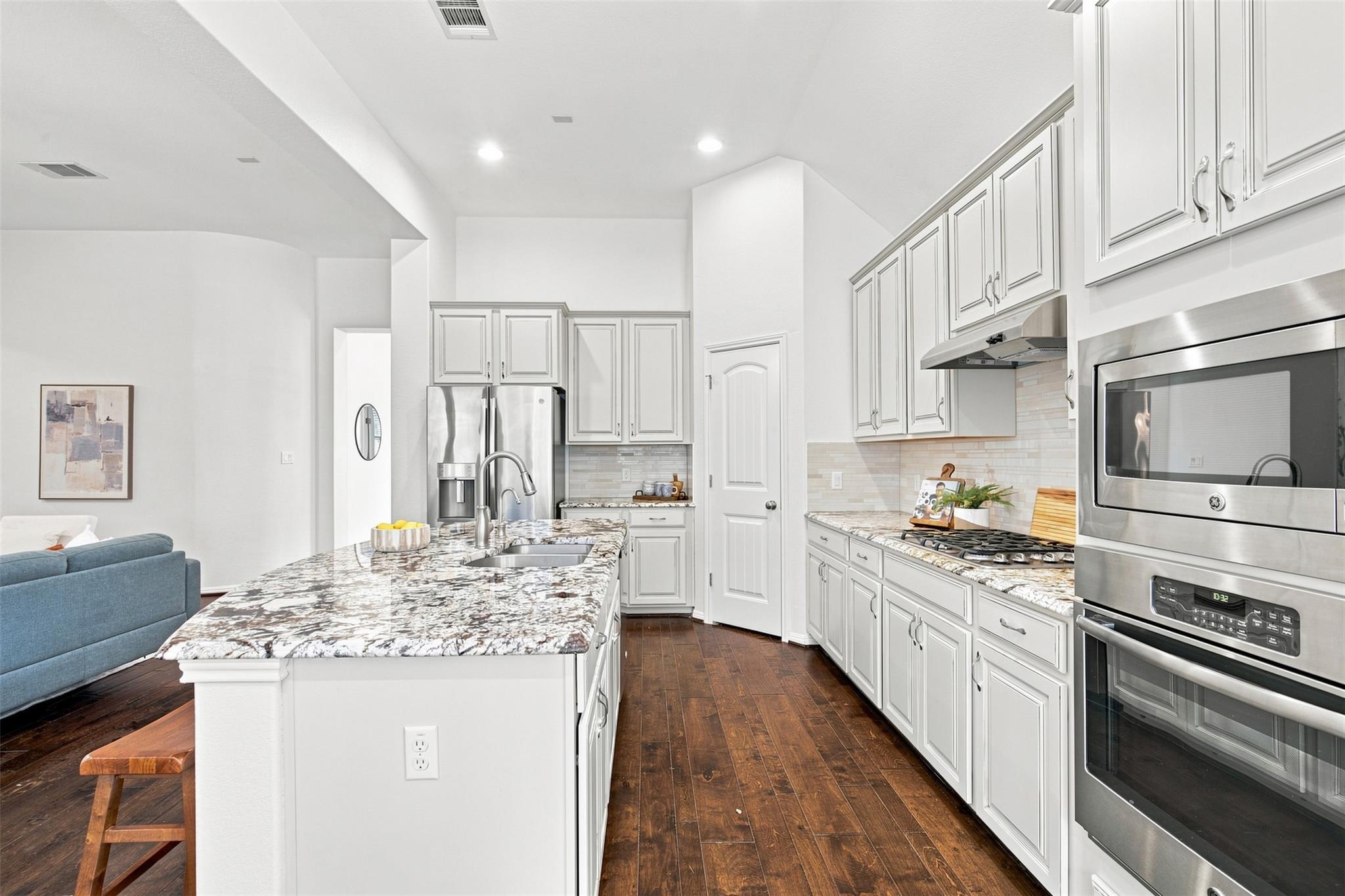 406 Summer Vista CV