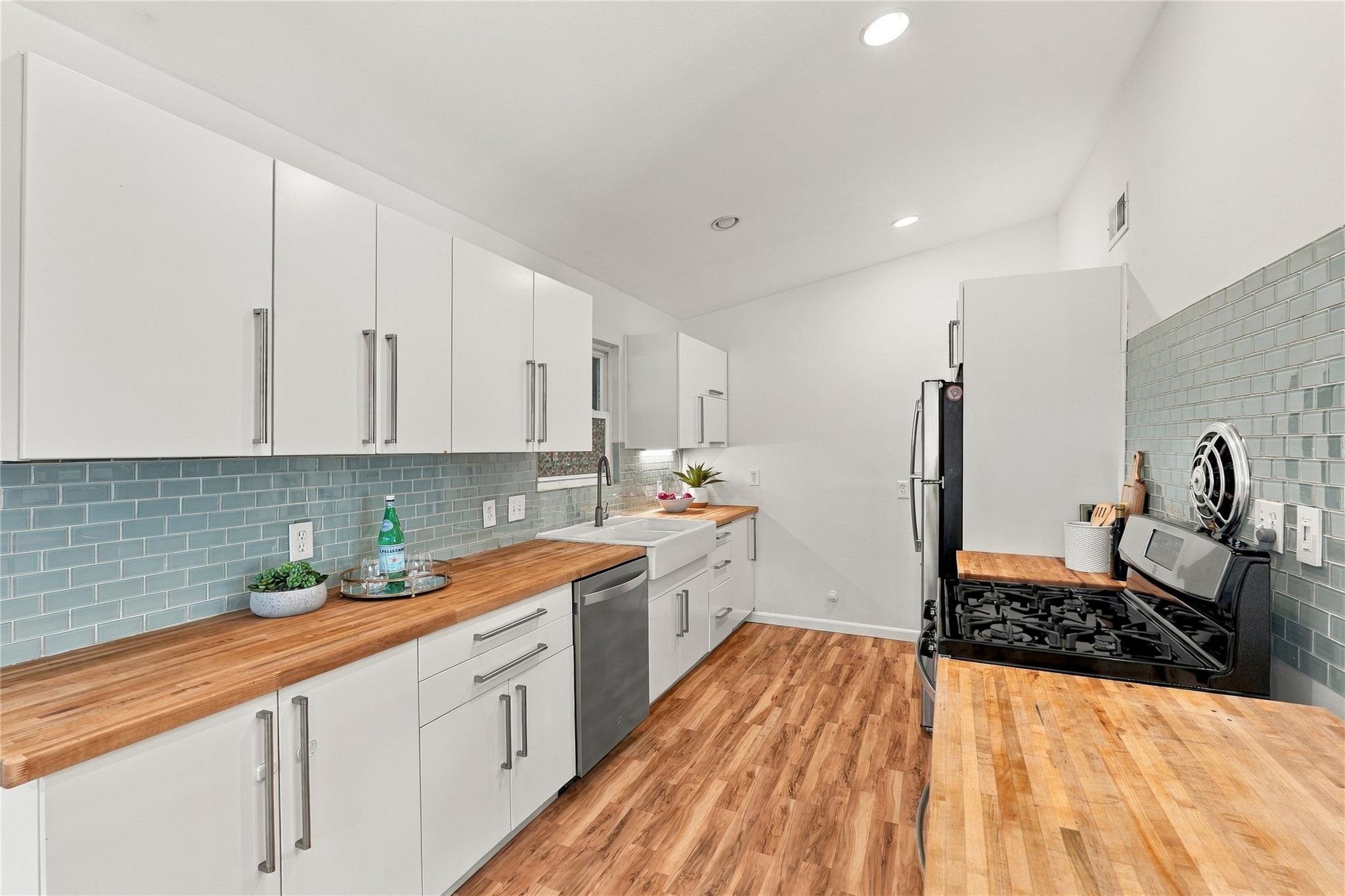 2107 Benwick CIR