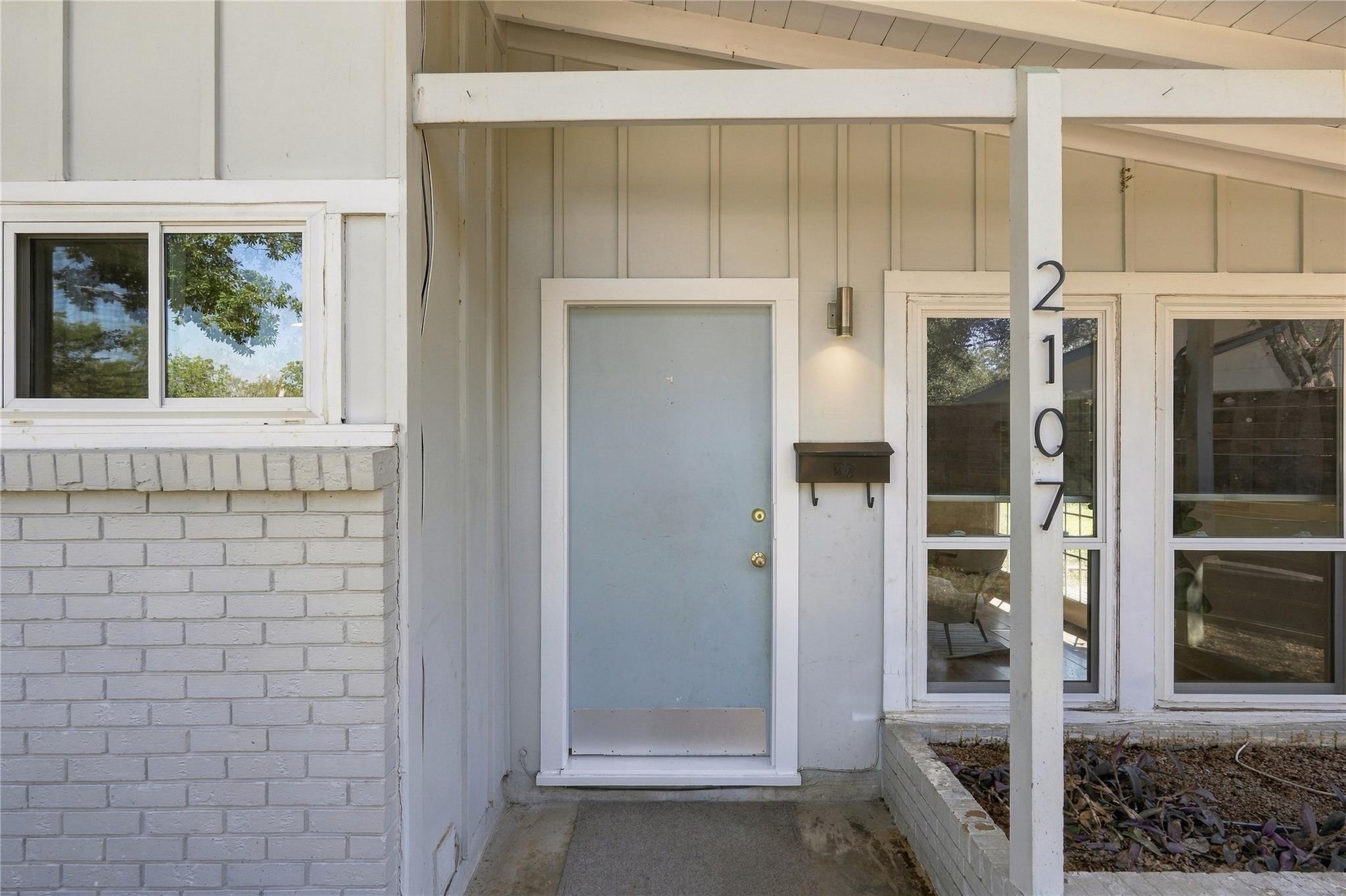 2107 Benwick CIR