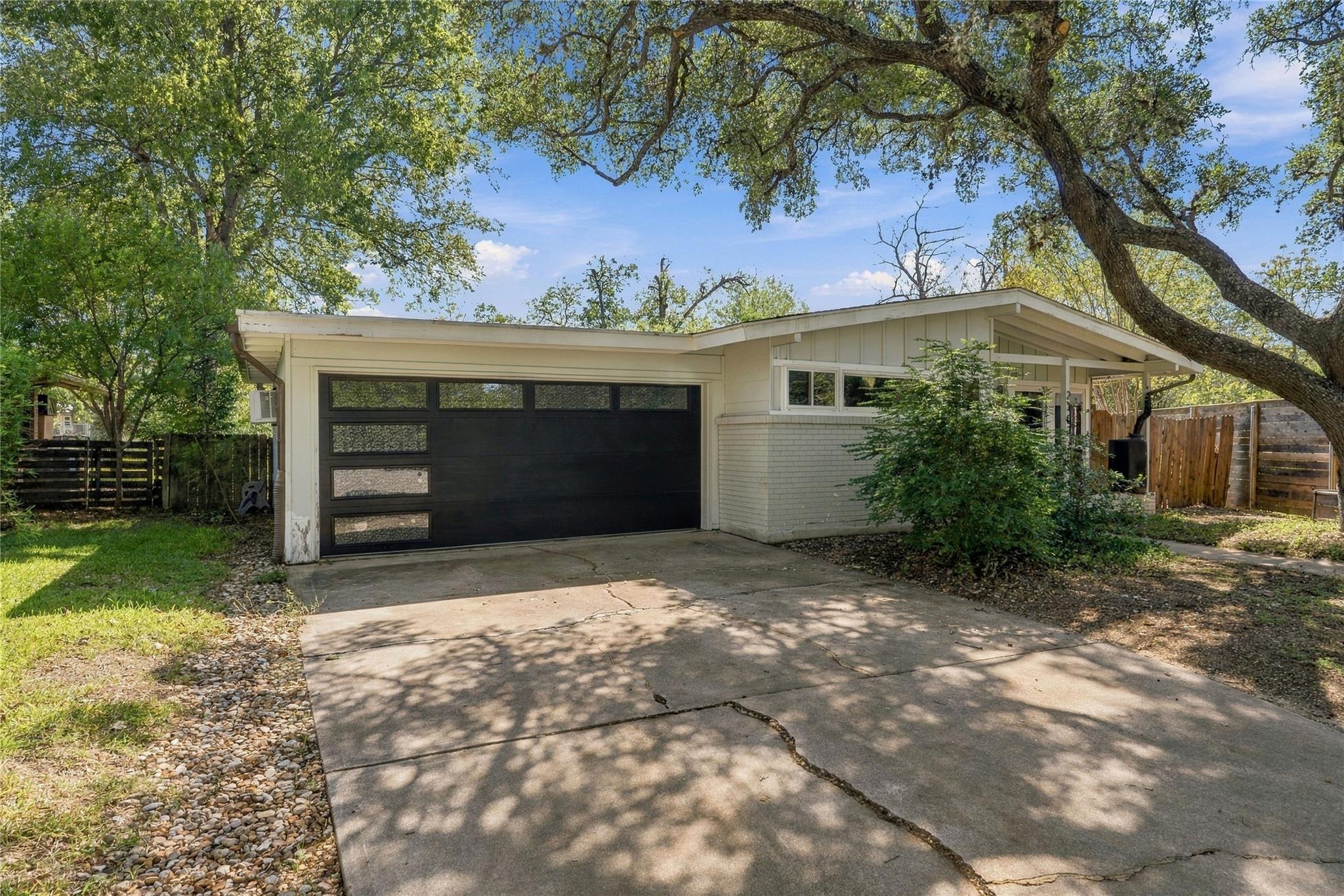 2107 Benwick CIR