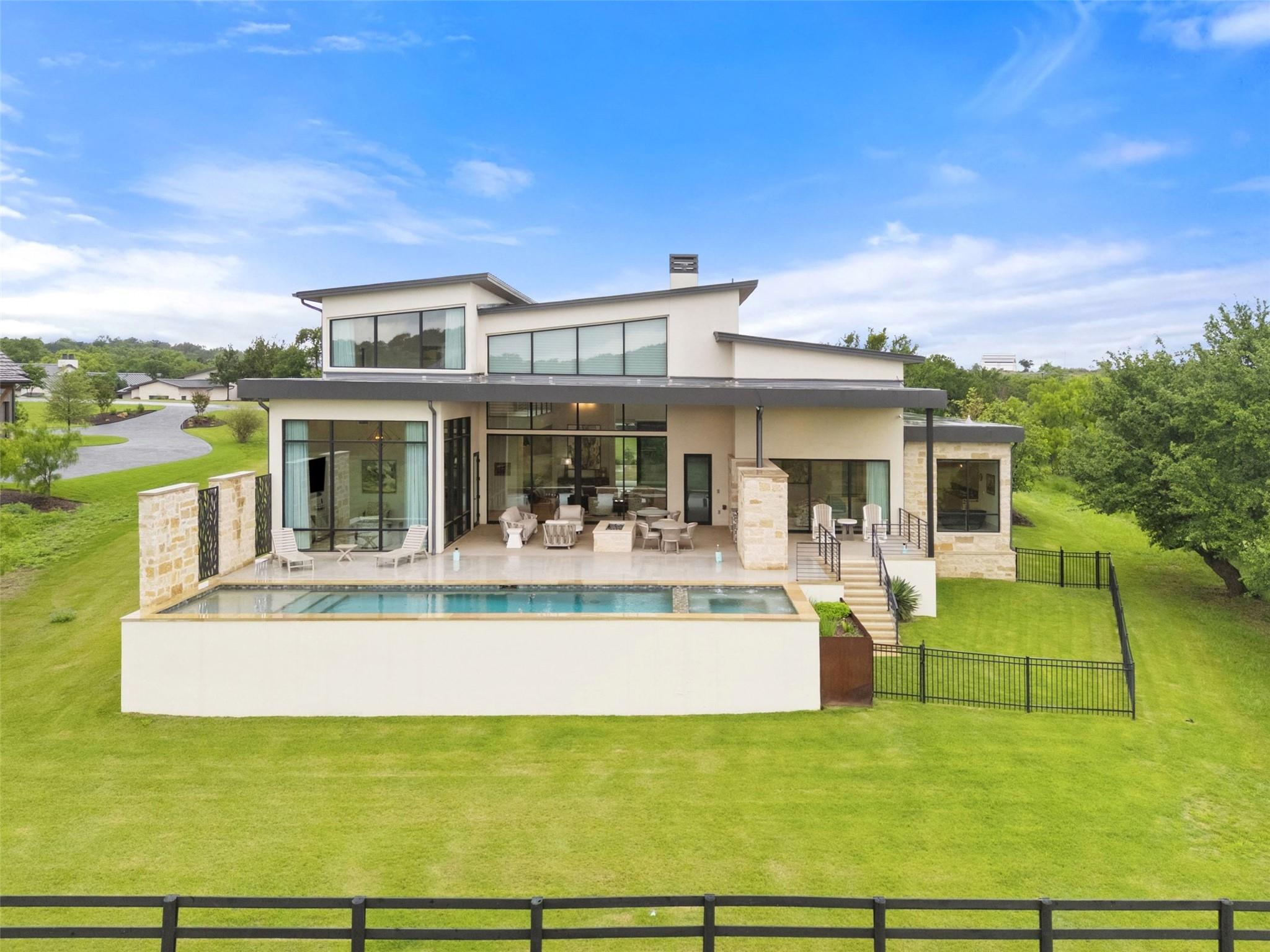 814 The Trails PKWY