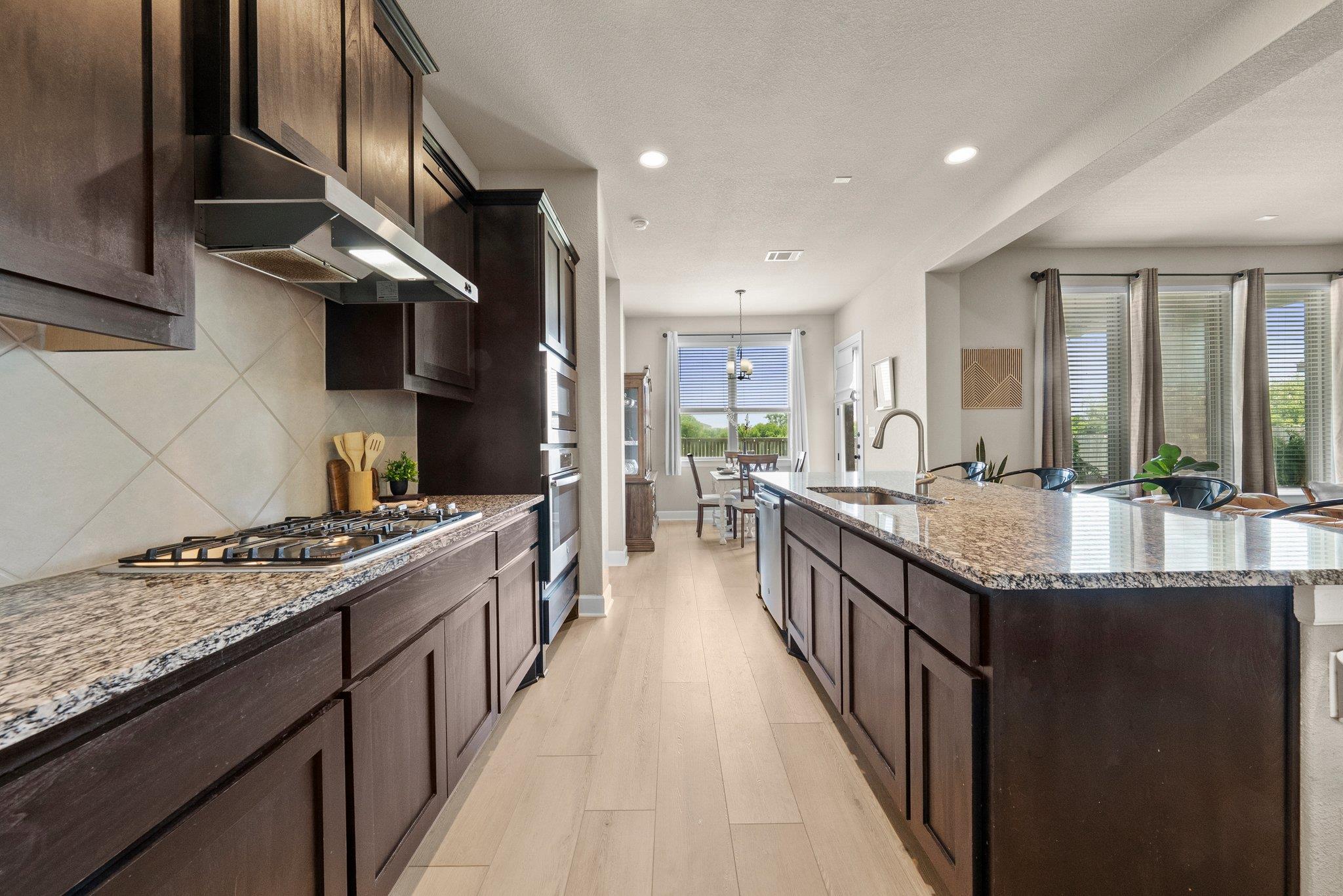 3328 Balboa WAY