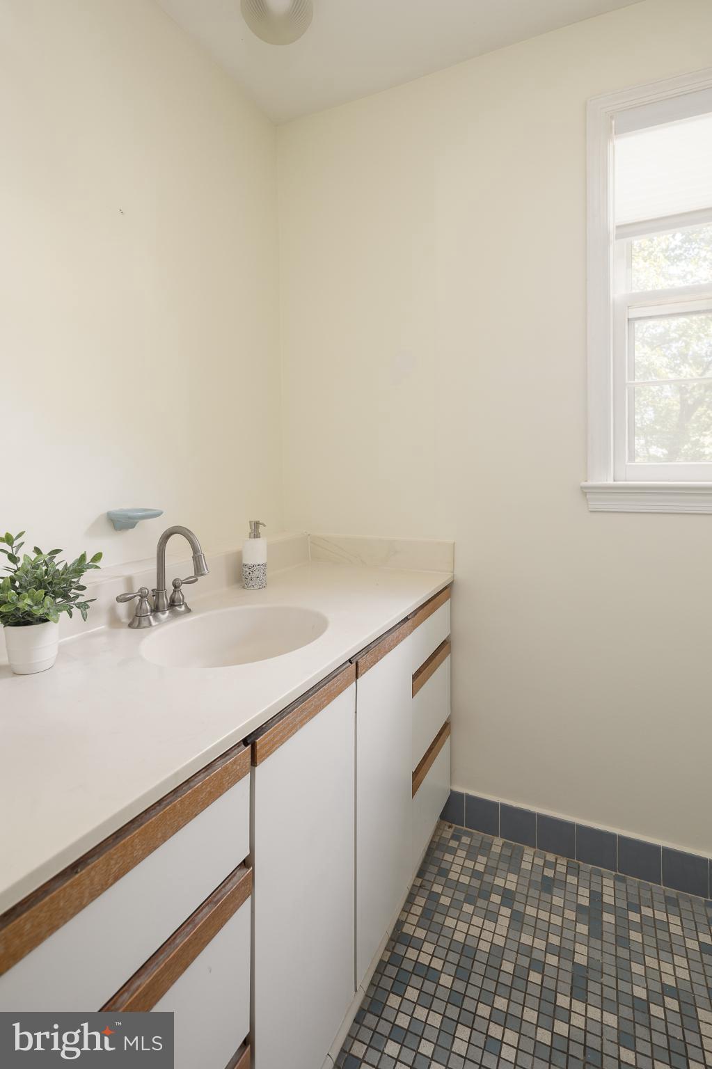 3500 SHEPHERD STREET