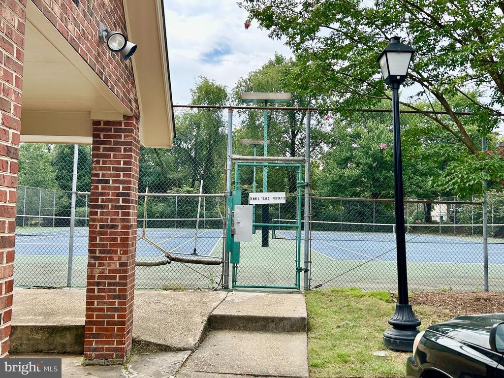 2514 S WALTER REED DRIVE 5