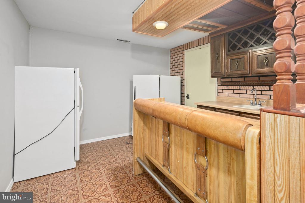 2514 S WALTER REED DRIVE 5
