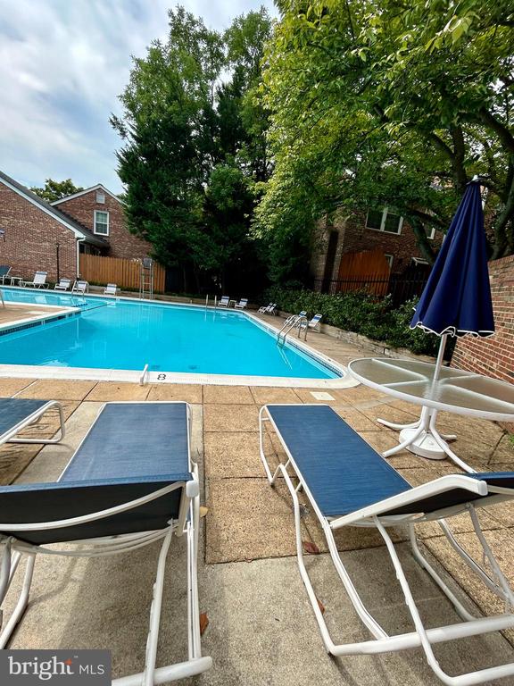 2514 S WALTER REED DRIVE 5