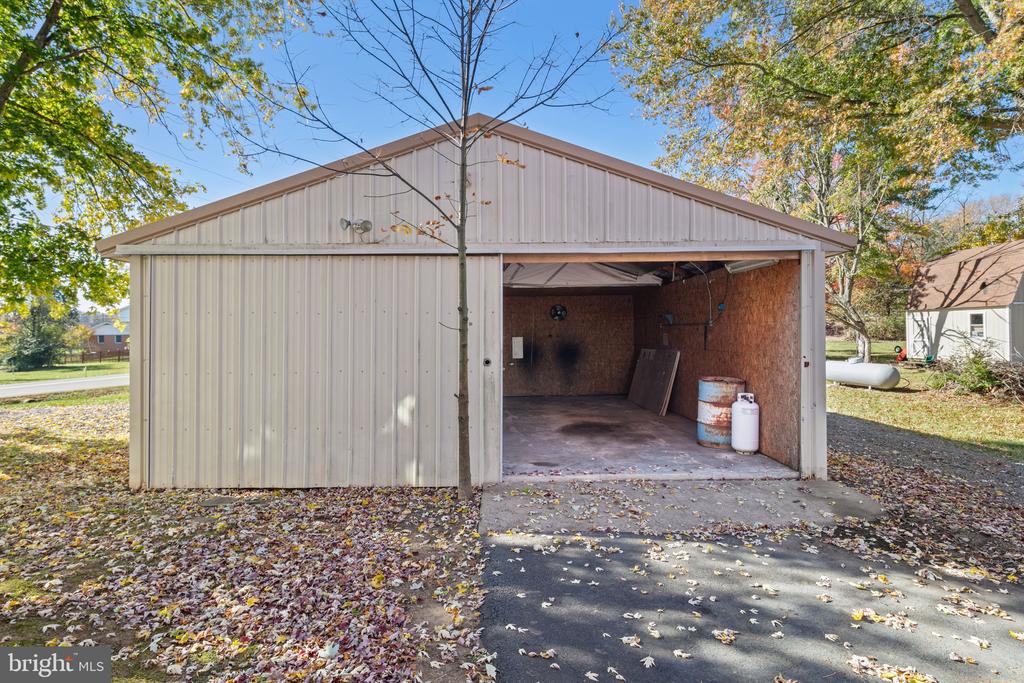 6540 VINT HILL ROAD