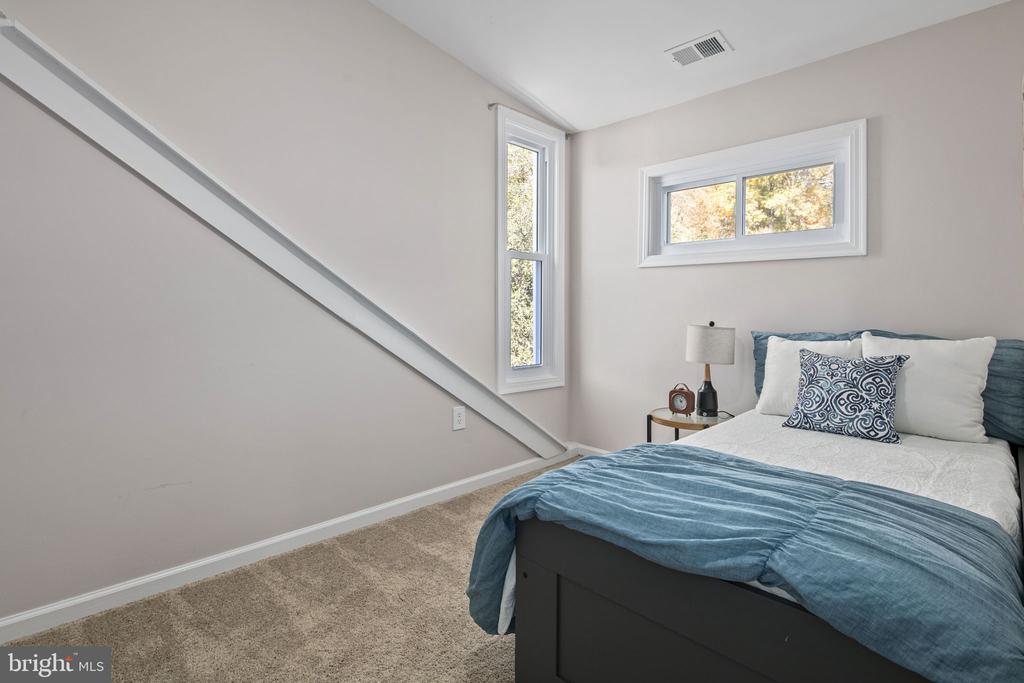 3424 SPRING DRIVE