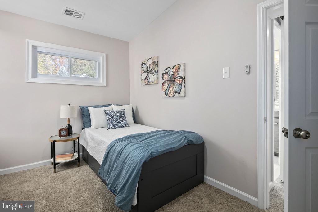 3424 SPRING DRIVE