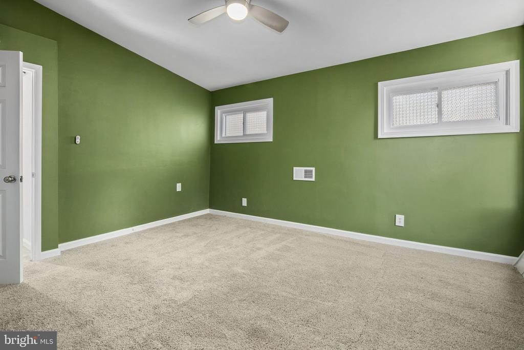 3424 SPRING DRIVE