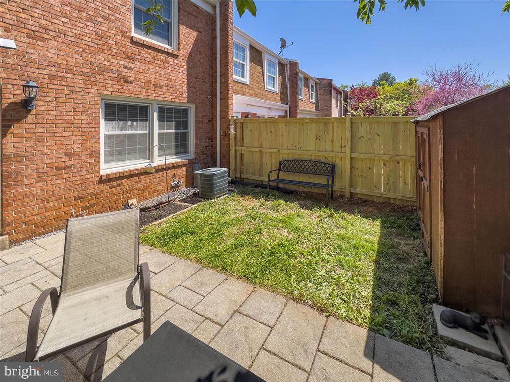 9623 BLAKE LANE
