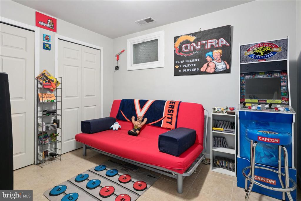 9623 BLAKE LANE