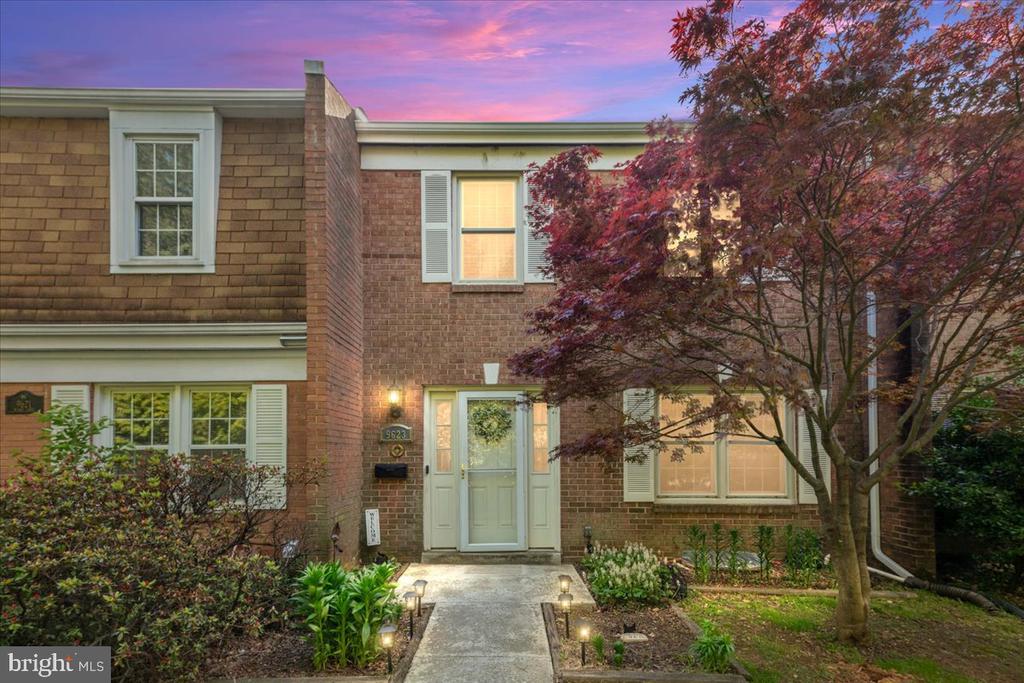 9623 BLAKE LANE