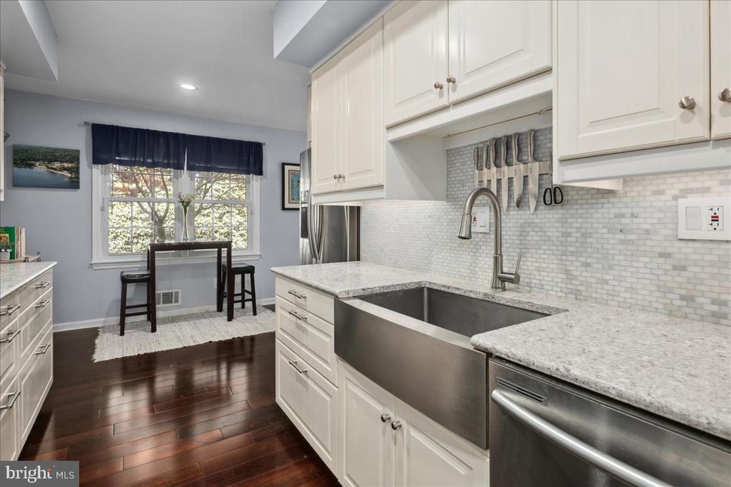 9623 BLAKE LANE