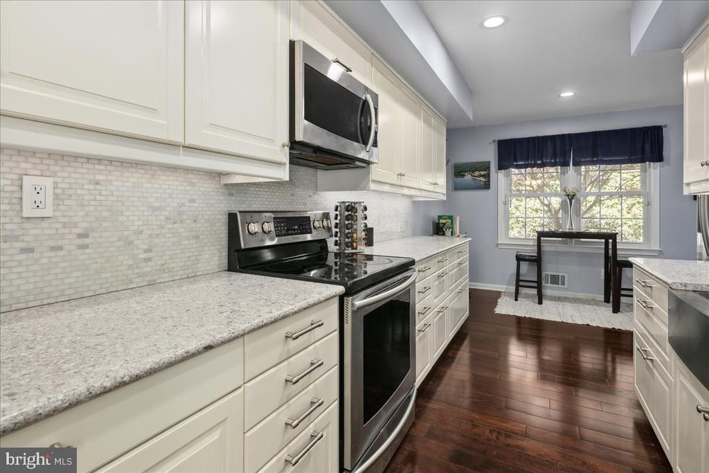 9623 BLAKE LANE