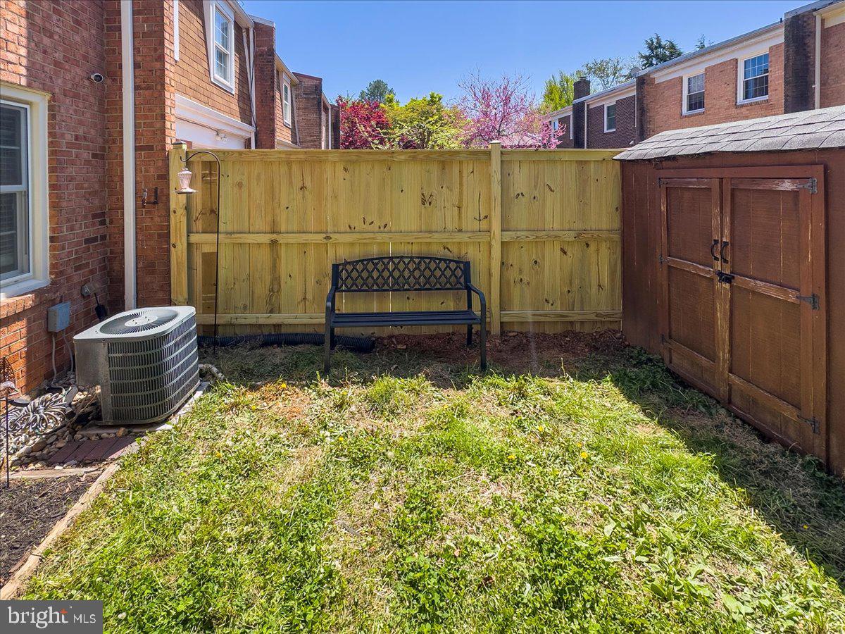 9623 BLAKE LANE