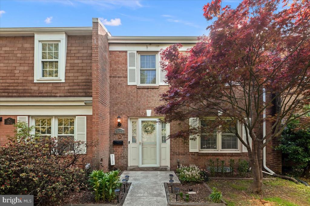 9623 BLAKE LANE