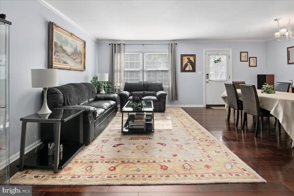 9623 BLAKE LANE