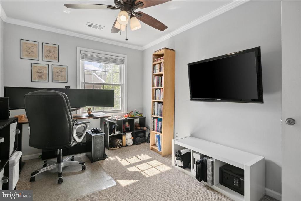 9623 BLAKE LANE