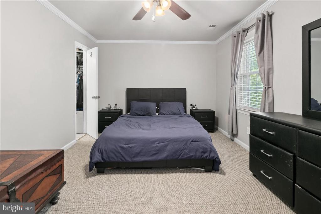 9623 BLAKE LANE