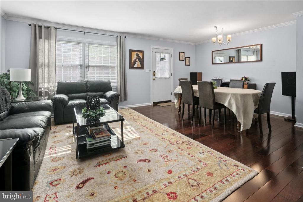 9623 BLAKE LANE
