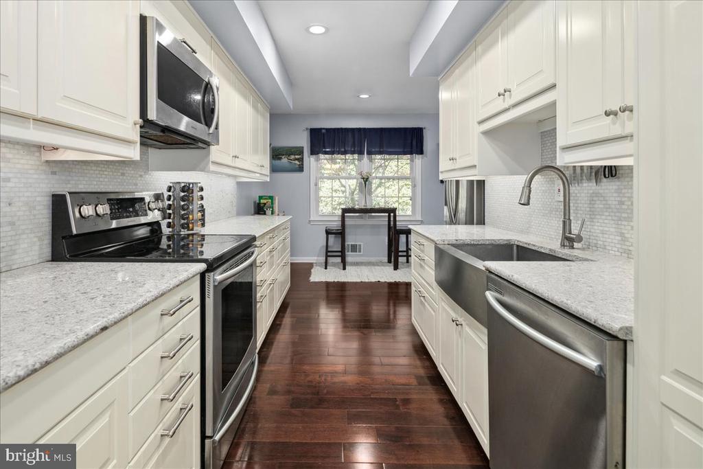 9623 BLAKE LANE