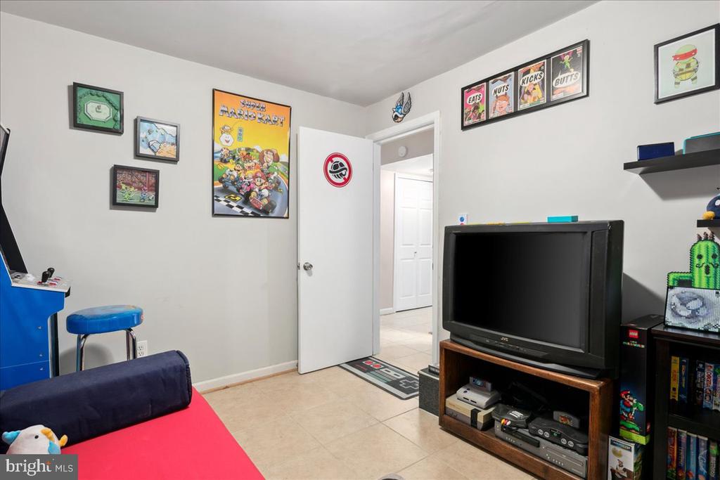 9623 BLAKE LANE