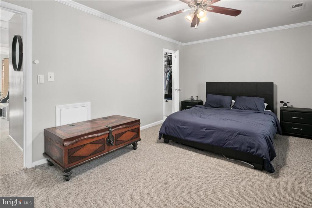 9623 BLAKE LANE