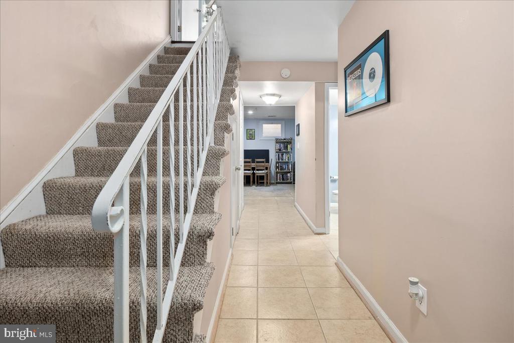 9623 BLAKE LANE