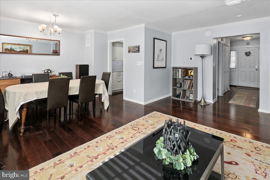 9623 BLAKE LANE