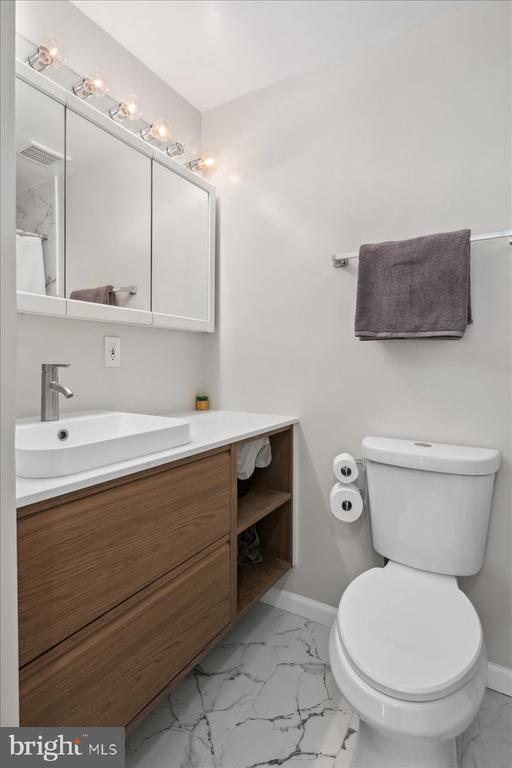 9623 BLAKE LANE