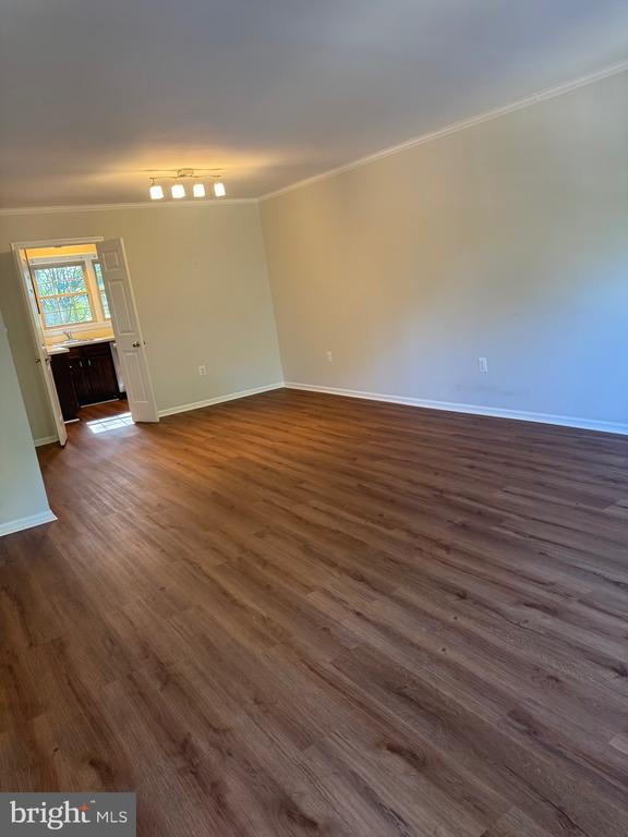 2872 SUTTON OAKS LANE