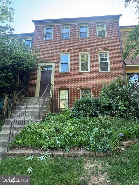2872 SUTTON OAKS LANE