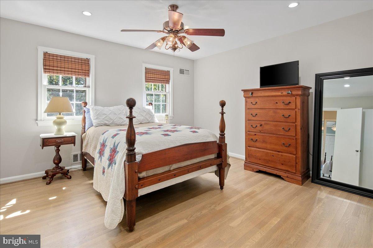 12421 HENDERSON ROAD